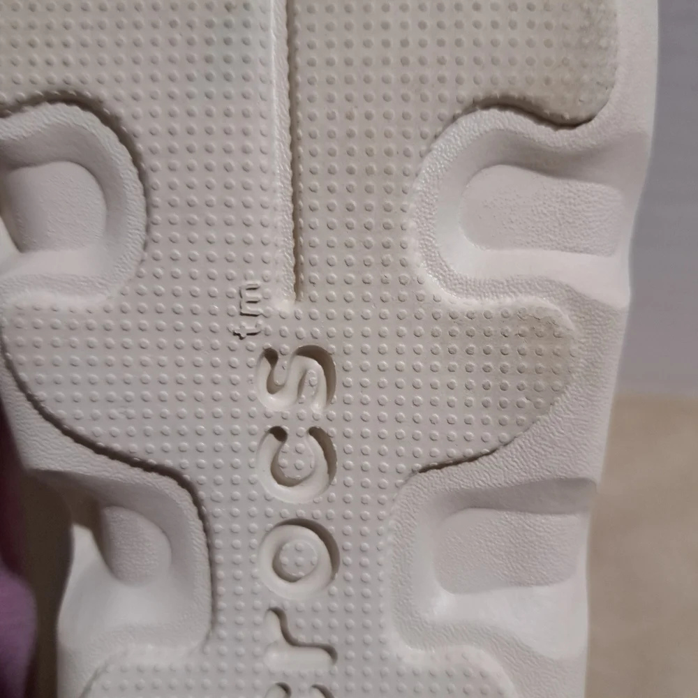 Crocks women walk shoes size 8 - Picture 12 of 17